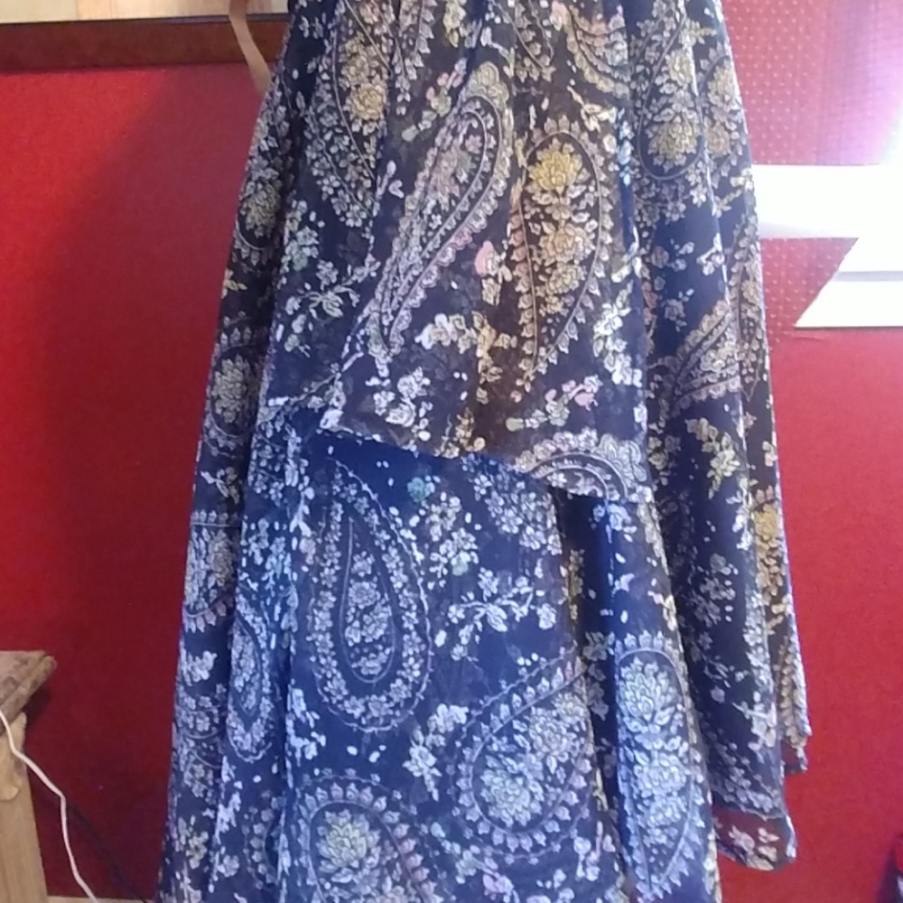 Party Dress! 🎉 - Picture 4 of 4